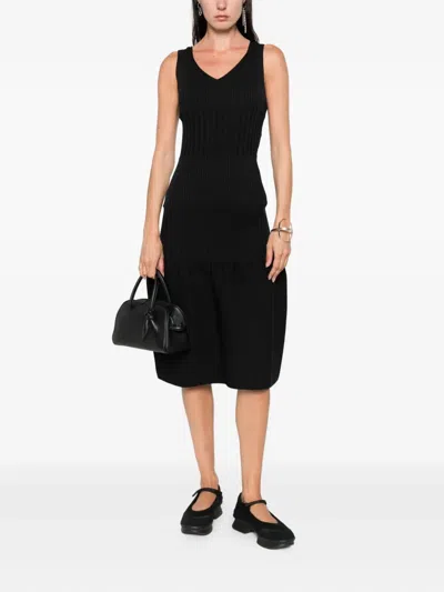 Cfcl Ribbed V-neck Midi Dress In Black