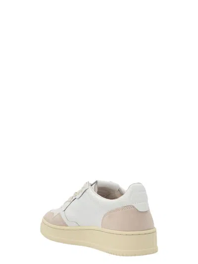 Autry Low Sneaker With Perforated Detailing And Contrast Panel In White