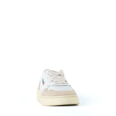 Autry Low Sneaker With Perforated Detailing And Contrast Panel In White