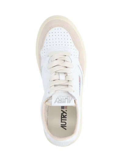 Autry Low Sneaker With Perforated Detailing And Contrast Panel In White