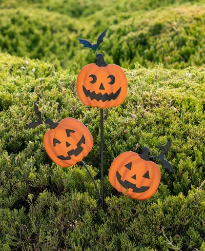 Glitzhome 39.5" Halloween Metal Triple Pumpkin With Spring Bats Yard Stake
