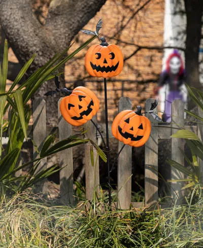 Glitzhome 39.5" Halloween Metal Triple Pumpkin With Spring Bats Yard Stake