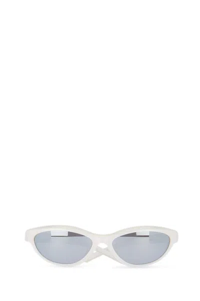 Jacquemus Curvo Cat Eye Sunglasses With Silver Lenses In White