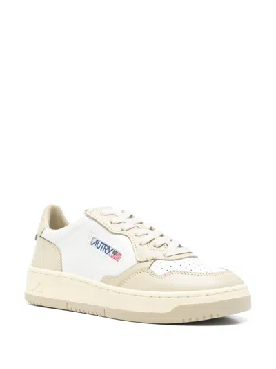 Autry Medalist Low-top Sneakers In White