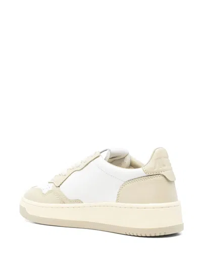 Autry Medalist Low-top Sneakers In White