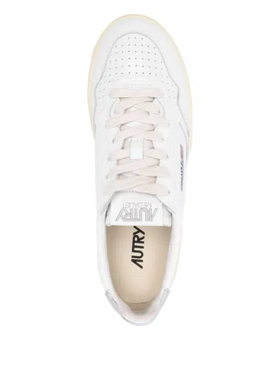Autry Womens White Medalist Low-top Leather Trainers