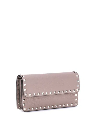 Valentino Rockstud Pochette With Chain In Pink
