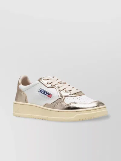 Autry Medalist Low Woman Leather Sneakers