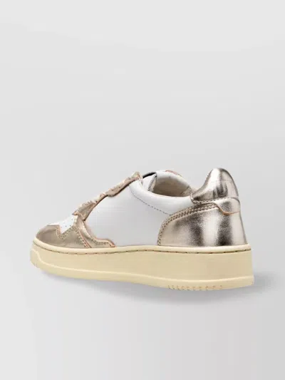 Autry Medalist Low Woman Leather Sneakers