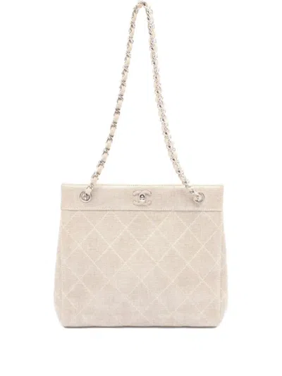Pre-owned Chanel 1997-1999 Matelasse Chain Shoulder Bag In Neutral