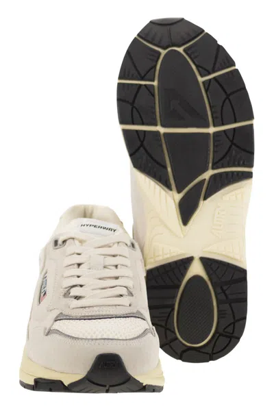 Autry Round Toe Mesh Panels Contrast Sole Sneakers In Neutral