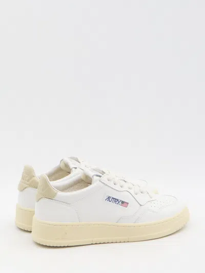 Autry Medalist Low - Leather Sneakers