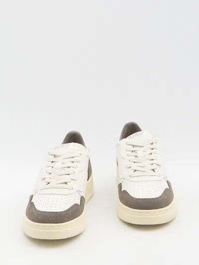 Autry 'medalist Low' White Low Top Sneakers With Side Logo Detail In Leather And Suede Man In White