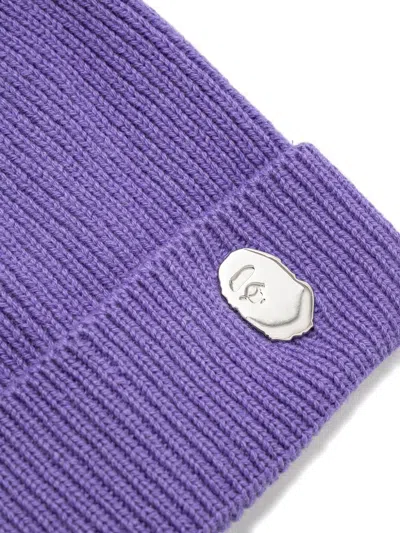 A Bathing Ape Logo-plaque Ribbed Beanie In Purple
