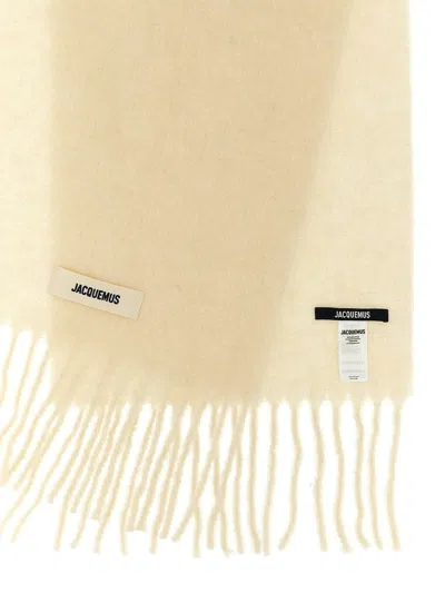 Jacquemus Carro Scarf Fringed Edges In Neutral