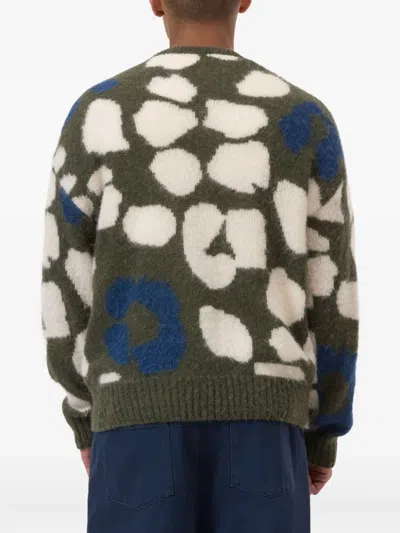 花卉嵌花图案毛衣