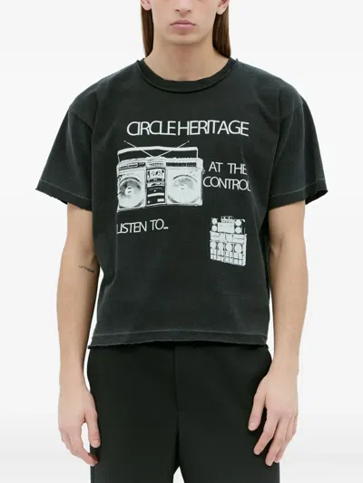Circle Heritage Boombox T-shirt In Black