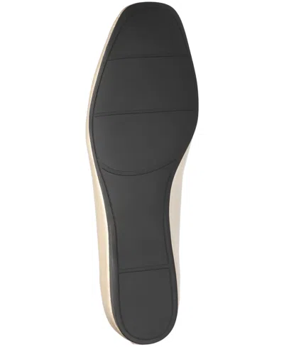 Easy Street Women's Femi Square-toe Slip-on Flats