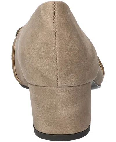 Easy Street Amber Pointed Toe Pump
