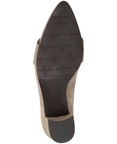 Easy Street Amber Pointed Toe Pump