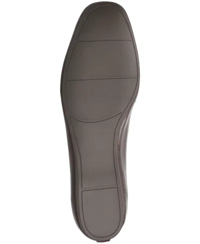 Easy Street Women's Femi Square-toe Slip-on Flats
