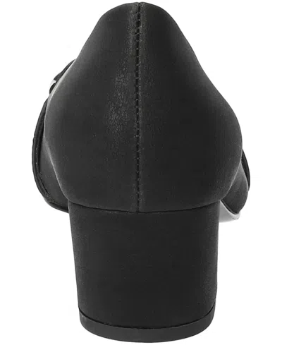 Easy Street Amber Pointed Toe Pump In Black