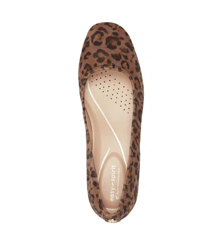 Easy Spirit Women's Jain Eflex Low Block Heel Pumps