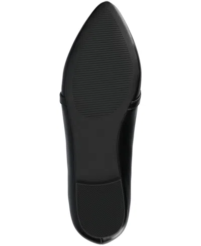 Journee Collection Women's Jannah Pointed Toe Flats