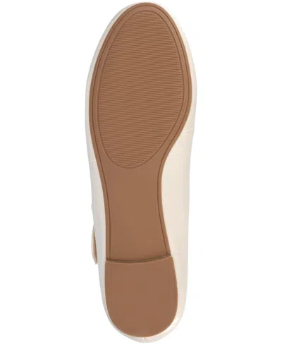Journee Collection Women's Ivanna Almond Toe Mary Jane Flats