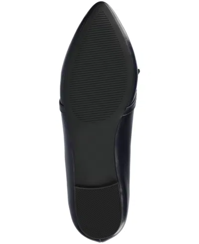 Journee Collection Women's Jannah Pointed Toe Flats