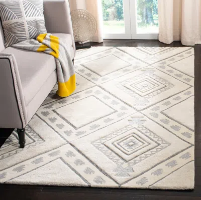 Safavieh Casablanca Hand Made Area Rug, Ivory / Grey Bohemian Style Non-shedding In Gray