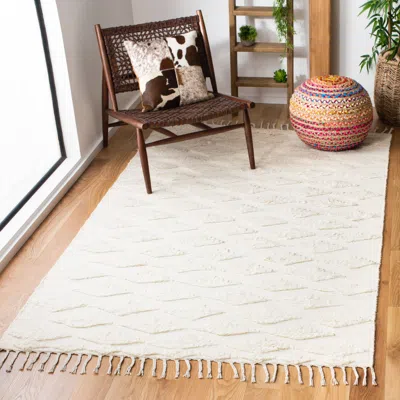 Safavieh Casablanca Hand Made Area Rug, Ivory Contemporary Style Non-shedding In Neutral