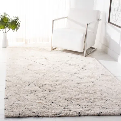 Safavieh Casablanca Hand Made Area Rug, Ivory / Black Shag / Flokati Style Non-shedding In Neutral