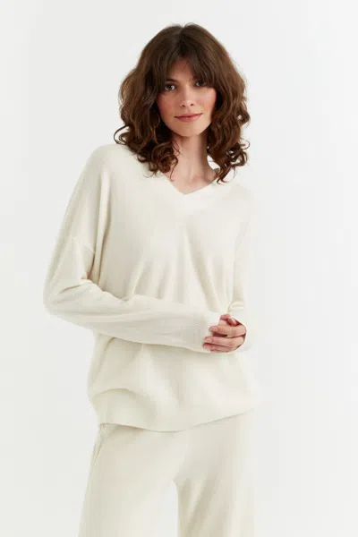 Chinti & Parker Pure Cashmere Relaxed V-neck Sweater In White