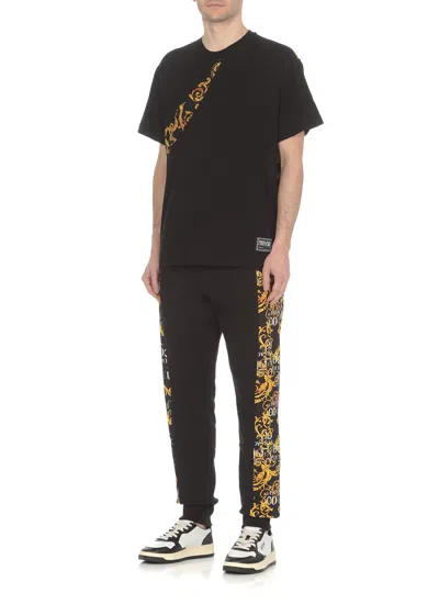 Versace Jeans T-shirt With Round Neck And Short Sleeves In Black