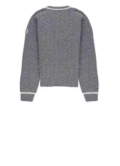 Moncler Pull En Laine À Bords Rayés In Gray