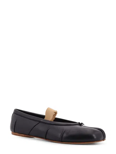 Maison Margiela Black Leather Flats With Elegant Elastic Strap In Black