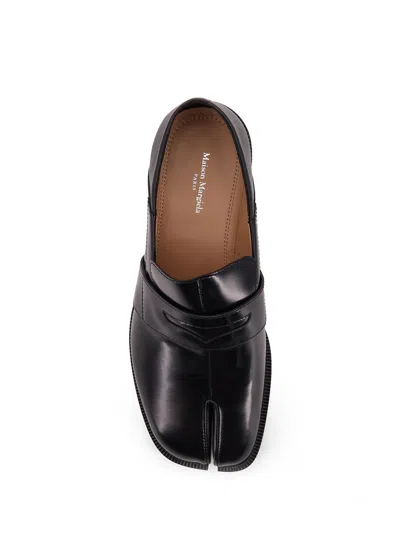 Maison Margiela Split Toe Leather Loafers With Iconic Design In Black