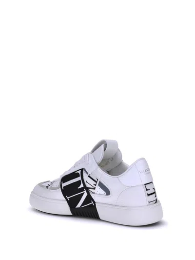 Valentino White Low-top Calfskin Vl7n Sneakers In White