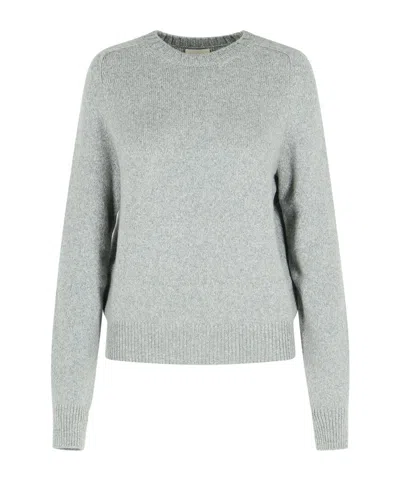 Khaite Nera Crew-neck Cashmere Sweater In Gray