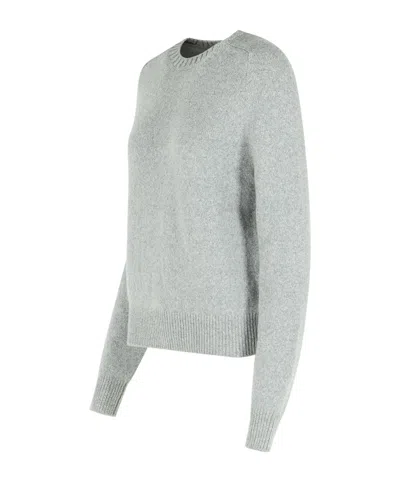 Khaite Nera Crew-neck Cashmere Sweater In Gray