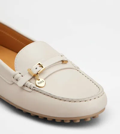 Tod's Round Toe Flat Shoes