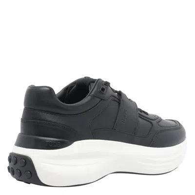Tod's Round Toe Sneakers