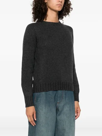 Aragona Round-neck Cashmere Sweater In Black