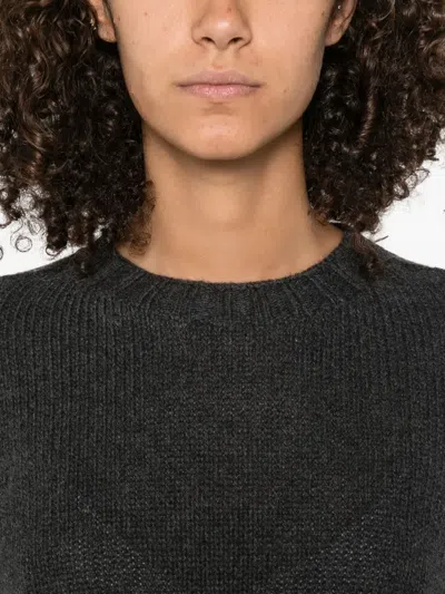 Aragona Round-neck Cashmere Sweater In Black
