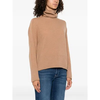 Aragona Turtleneck Ribbed Jumper In Neutral