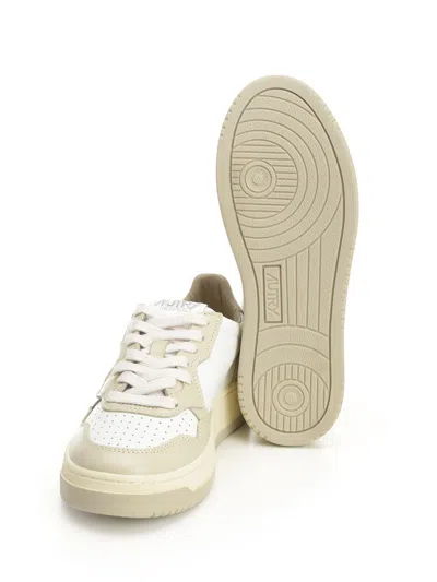 Autry Medalist Low Sneakers Beige