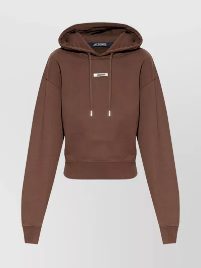 Jacquemus Drawstring Hood Gros-grain Hoodie In Brown