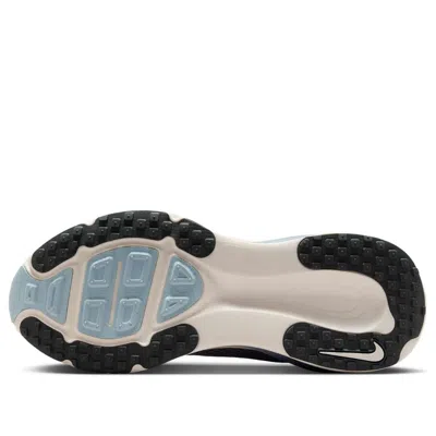 Nike Vomero 18 Running Shoe