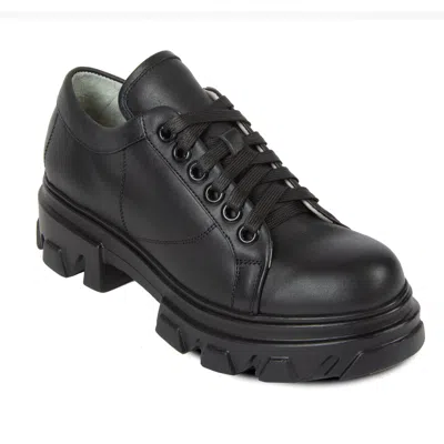 Urbnkicks The Collegiate Leather Sneaker By